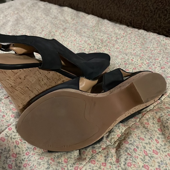 Shoe 👠 - Picture 5 of 7